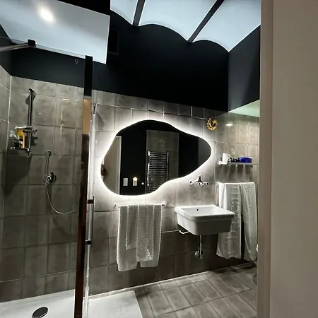 Ombrage 44m2 Riviera Palace Belle-epoque, Restomod Et Literie Prestige マントン