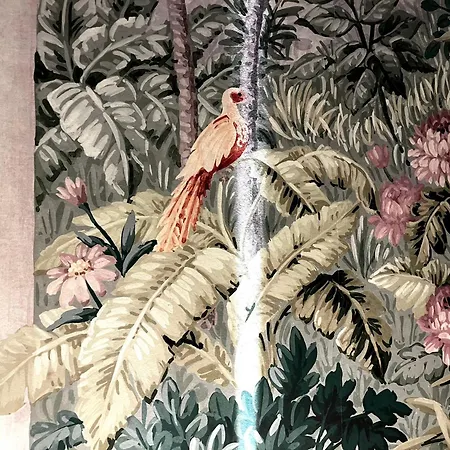 Ombrage 44m2 Riviera Palace Belle-epoque, Restomod Et Literie Prestige