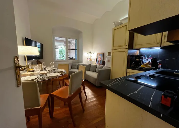 Ombrage 44m2 Riviera Palace Belle-epoque, Restomod Et Literie Prestige