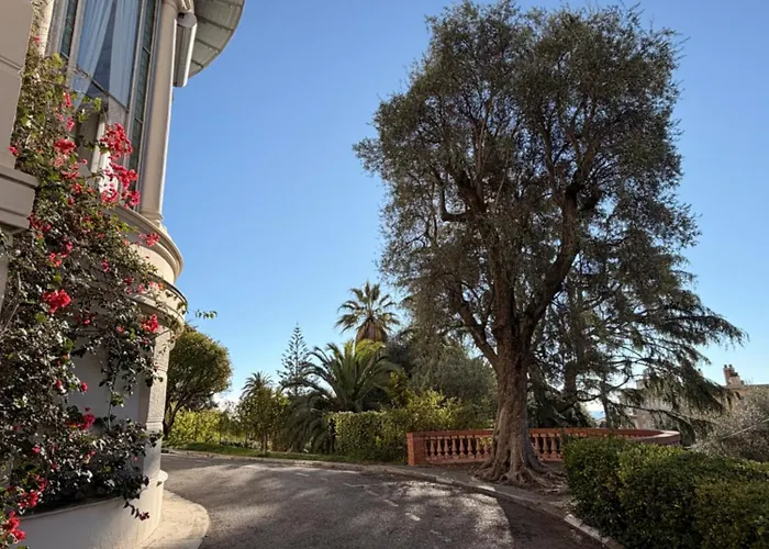 Ombrage 44m2 Riviera Palace Belle-epoque, Restomod Et Literie Prestige * مينتون