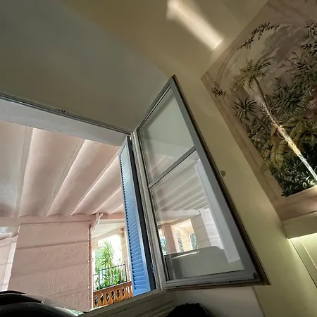 Ombrage 44m2 Riviera Palace Belle-epoque, Restomod Et Literie Prestige