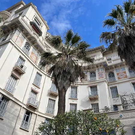 Ombrage 44m2 Riviera Palace Belle-epoque, Restomod Et Literie Prestige * Мантон