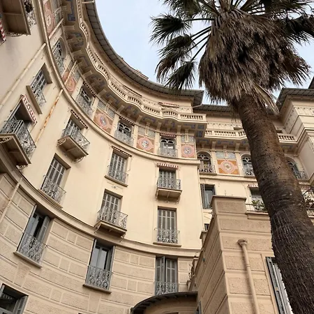 Ombrage 44m2 Riviera Palace Belle-epoque, Restomod Et Literie Prestige