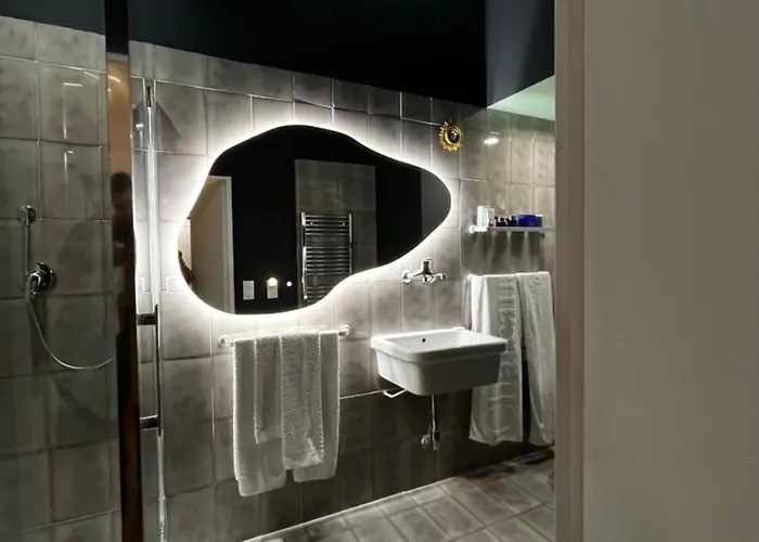 Ombragé 44m2 Riviera Palace Belle-epoque, Restomod Et Literie Prestige