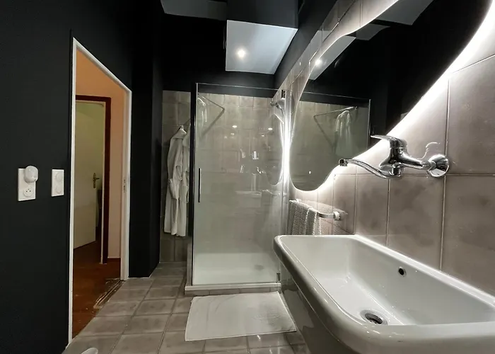 Ombragé 44m2 Riviera Palace Belle-epoque, Restomod Et Literie Prestige Appartamento